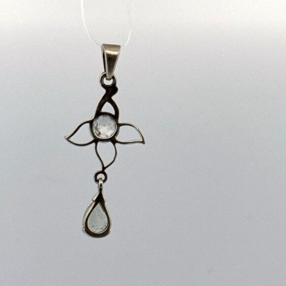 Estate Sterling Silver 925 Flower Design Pendant w/ Faceted Stones, 2.9g No Chai - Picture 3 of 8